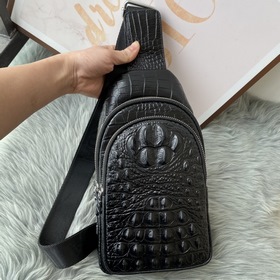 Мужская сумка PRADA из кожи бычка, модель 6056 Незаменимый аксесс