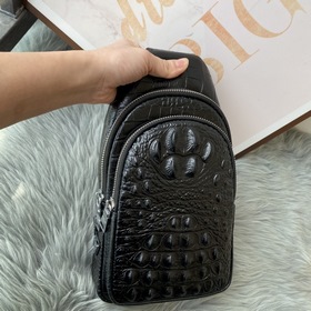 Мужская сумка PRADA из кожи бычка, модель 6056 Незаменимый аксесс