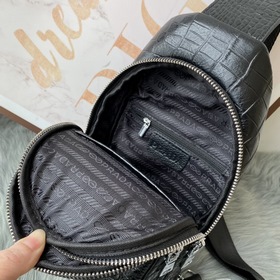 Мужская сумка PRADA из кожи бычка, модель 6056 Незаменимый аксесс