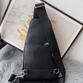 Мужская сумка PRADA из кожи бычка, модель 6080 Очень стильный, из