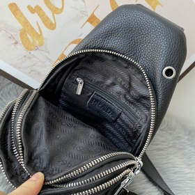 Мужская сумка PRADA из кожи бычка, модель 6080 Очень стильный, из