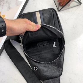PRADA Мужская сумка на грудь, модель 8762, изготовлена из натурал
