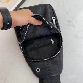 Мужская сумка Prada, изготовленная из импортной кожи, модель 5056