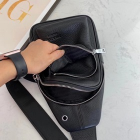 Мужская сумка Prada, изготовленная из импортной кожи, модель 5056
