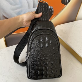Мужская сумка PRADA из кожи бычка, модель 6056 Незаменимый аксесс