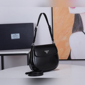 PRADA Новая подержанная сумка под мышку/большая сумка с клапаном