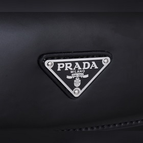 PRADA Новая подержанная сумка под мышку/большая сумка с клапаном
