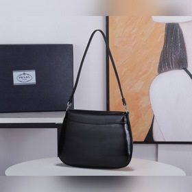 PRADA Новая подержанная сумка под мышку/большая сумка с клапаном