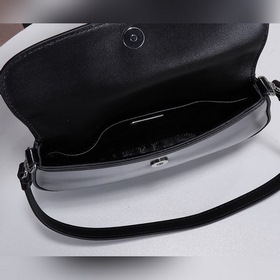 PRADA Новая подержанная сумка под мышку/большая сумка с клапаном 