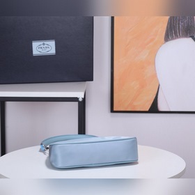 PRADA сумка Hobo с ручкой из кожи под крокодил, модель 1BC204 Из