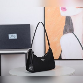 PRADA Hobo сумка в форме полумесяца, модель 1NE204 Изготовлена из