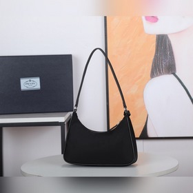 PRADA Hobo сумка в форме полумесяца, модель 1NE204 Изготовлена из