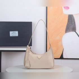 PRADA Hobo сумка в форме полумесяца, модель 1NE204 Изготовлена из