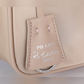 PRADA Hobo сумка в форме полумесяца, модель 1NE204 Изготовлена из
