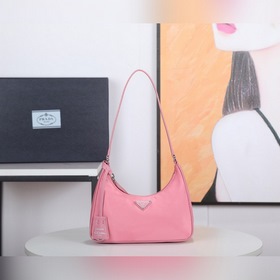 PRADA Hobo сумка в форме полумесяца, модель 1NE204 Изготовлена из