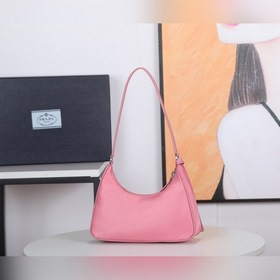 PRADA Hobo сумка в форме полумесяца, модель 1NE204 Изготовлена из
