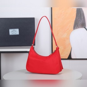 PRADA Hobo сумка в форме полумесяца, модель 1NE204 Изготовлена из