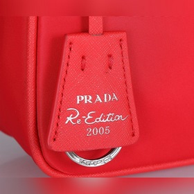 PRADA Hobo сумка в форме полумесяца, модель 1NE204 Изготовлена из