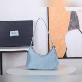 PRADA Hobo сумка в форме полумесяца, модель 1NE204 Изготовлена из