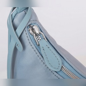 PRADA Hobo сумка в форме полумесяца, модель 1NE204 Изготовлена из