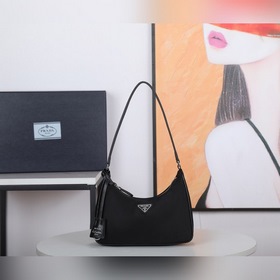 PRADA Hobo сумка в форме полумесяца, модель 1NE204 Изготовлена из