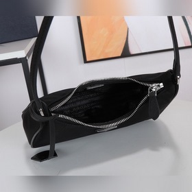 PRADA Hobo сумка в форме полумесяца, модель 1NE204 Изготовлена из