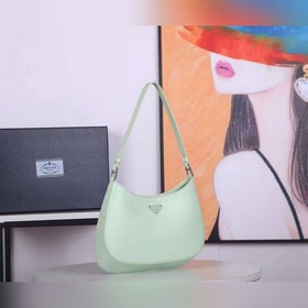 PRADA Подержанная сумка под мышку Артикул： 1BC499 Популярная в эт