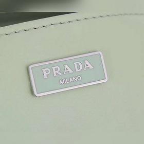 PRADA Подержанная сумка под мышку Артикул： 1BC499 Популярная в эт