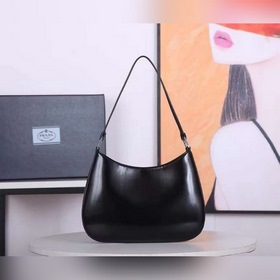 PRADA Подержанная сумка под мышку Артикул： 1BC499 Популярная в эт