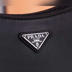 PRADA Подержанная сумка под мышку Артикул： 1BC499 Популярная в эт
