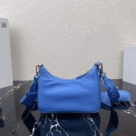 Нейлоновая сумка Prada Hobo, модель： 1BH204 Сеть сестричек-блогер