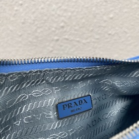Нейлоновая сумка Prada Hobo, модель： 1BH204 Сеть сестричек-блогер