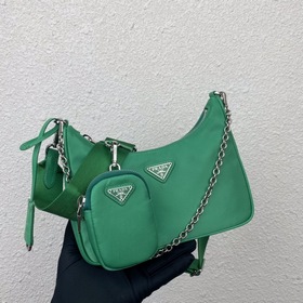 Нейлоновая сумка Prada Hobo, модель： 1BH204 Сеть сестричек-блогер