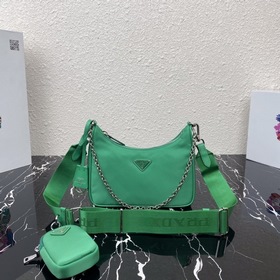 Нейлоновая сумка Prada Hobo, модель： 1BH204 Сеть сестричек-блогер
