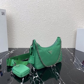 Нейлоновая сумка Prada Hobo, модель： 1BH204 Сеть сестричек-блогер
