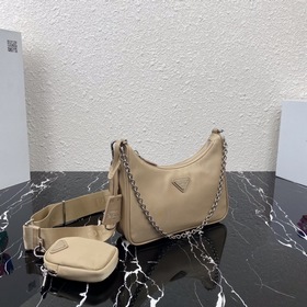 Нейлоновая сумка Prada Hobo, модель： 1BH204 Сеть сестричек-блогер