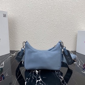 Нейлоновая сумка Prada Hobo, модель： 1BH204 Сеть сестричек-блогер