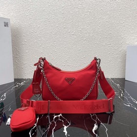 Нейлоновая сумка Prada Hobo, модель： 1BH204 Сеть сестричек-блогер