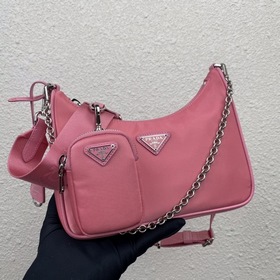 Нейлоновая сумка Prada Hobo, модель： 1BH204 Сеть сестричек-блогер