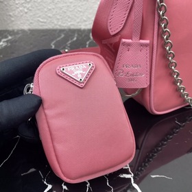Нейлоновая сумка Prada Hobo, модель： 1BH204 Сеть сестричек-блогер