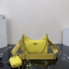 Нейлоновая сумка Prada Hobo, модель： 1BH204 Сеть сестричек-блогер