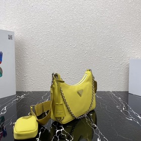 Нейлоновая сумка Prada Hobo, модель： 1BH204 Сеть сестричек-блогер