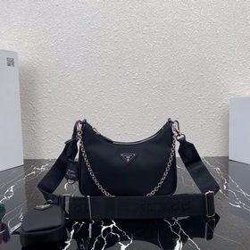 Нейлоновая сумка Prada Hobo, модель： 1BH204 Сеть сестер-блогеров