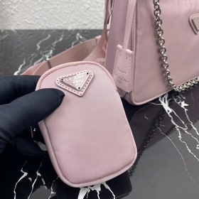 Нейлоновая сумка Prada Hobo, модель： 1BH204 Сеть сестричек-блогер