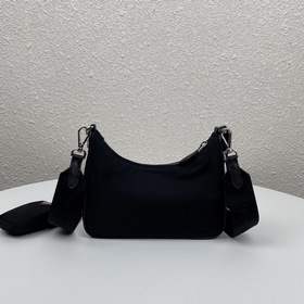 Нейлоновая сумка Prada Hobo, модель： 1BH204 Сеть сестричек-блогер