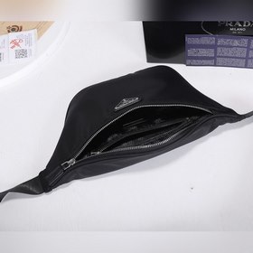 PRADA поясная сумка/грудная сумка Модель： 301 Этот поясной мешок 