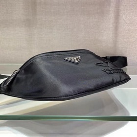 PRADA поясная сумка/грудная сумка, модель 2VL033, с пластиковой э