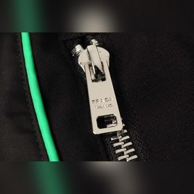PRADA Весенне-летние шорты Сбоку зеленые вставки Карманы на молн