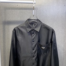 PRADA Черная блестящая нейлоновая рубашка с модным остроконечным