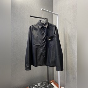 PRADA Черная блестящая нейлоновая рубашка с модным остроконечным 